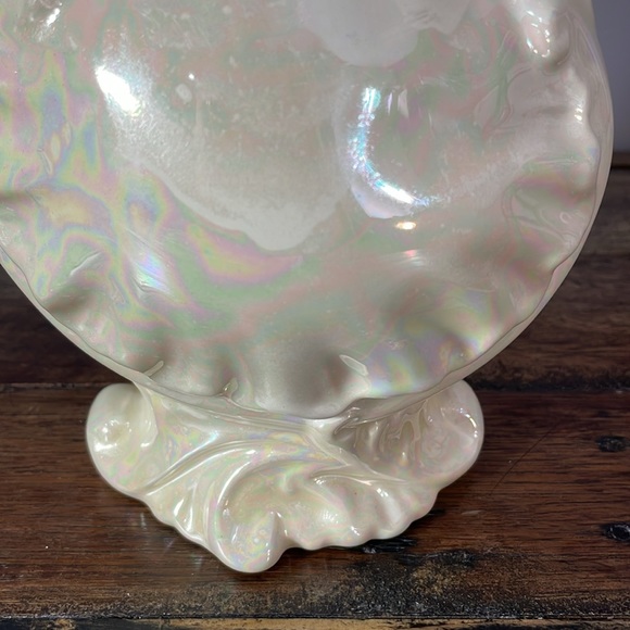 Vintage vase with iridescent glaze in ivory. Hand made by Elsie D. in 1978 - Picture 11 of 17